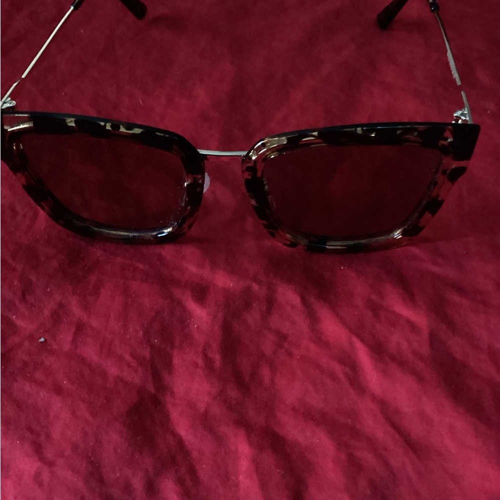 Tortoise Shell Square Sunglasses - Picture 2 of 4